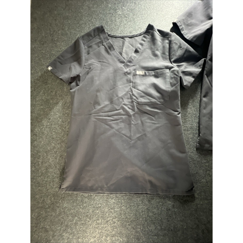 FIGS Technical Collect Charcoal Grey 3-Pc Set: 2 XXS Top & 1 XXS/Tall Bottoms - Picture 11 of 16